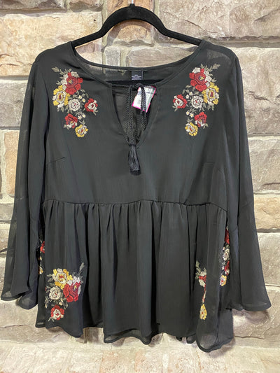 SD-A {You Don't Send Me Flowers}Sheer Black W/ Embroidery Detail