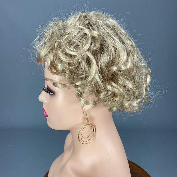 {Missy} Blonde Wiglet Curly Hair Piece W/Combs