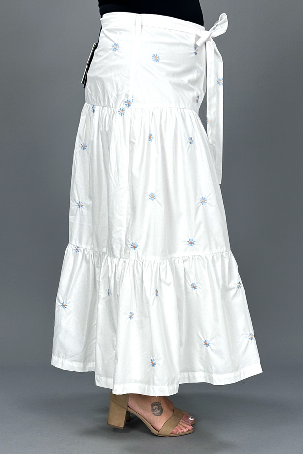BT  M-109  {en-saison} White/Blue Daisy Tiered Skirt