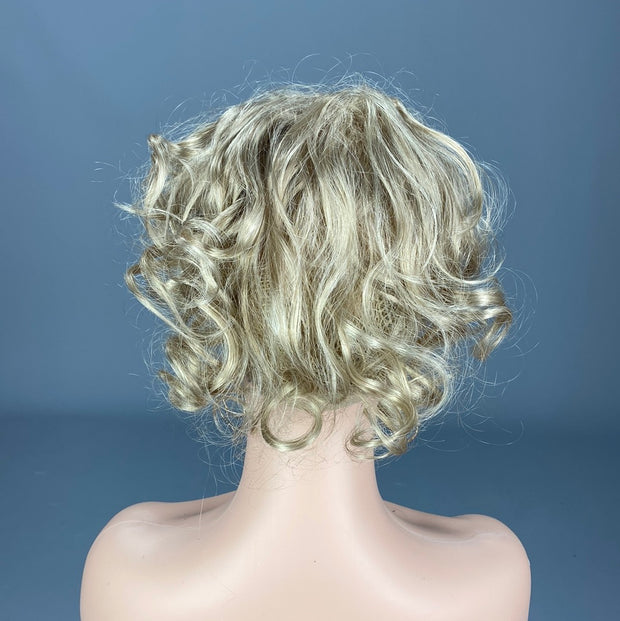 {Missy} Blonde Wiglet Curly Hair Piece W/Combs